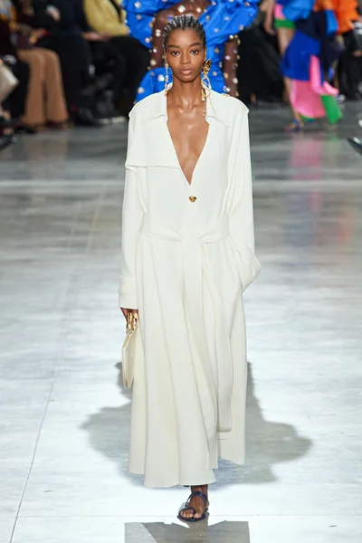 Look 28